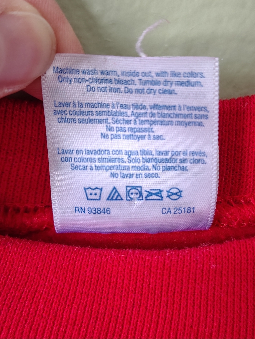 Gildan Size Medium Red Pullover Sweatshirt - Picture 3 of 4